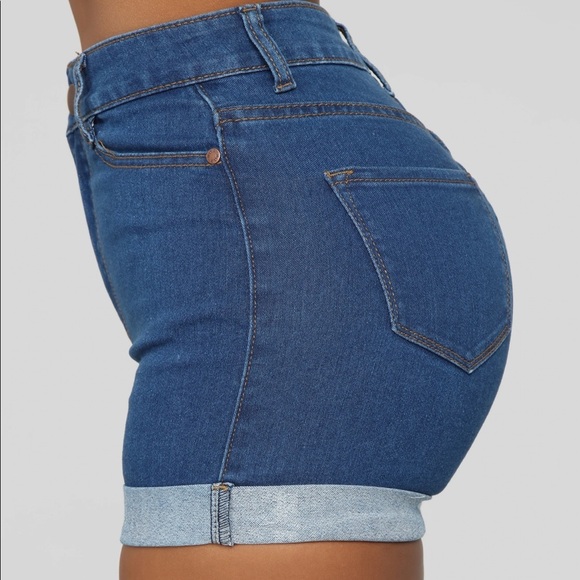 NWT Fashion Nova Carter Denim Shorts -Medium wash size 5 - Picture 5 of 15